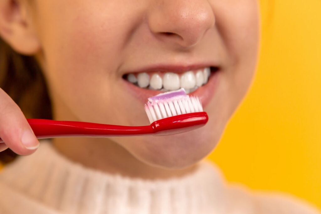 Brush teeth - Dentist Salud Matthews Charlotte North Caroline